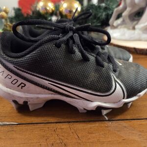 Nike Kids Black and White Soccer Cleats